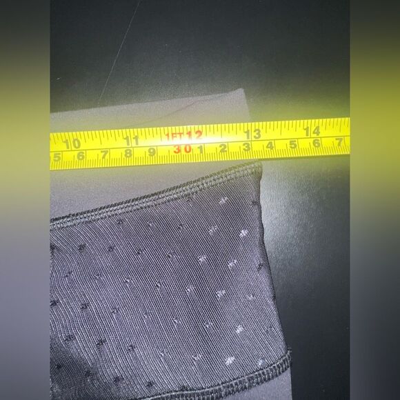 Lululemon Black Cutout Mesh Detailed Leggings Size 8 EUC - Picture 6 of 8
